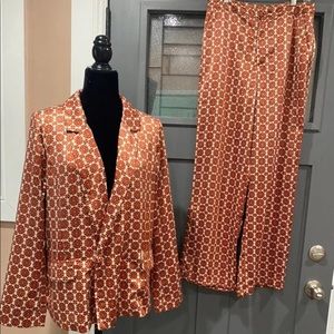 NWT Honey Punch satin pant suit set